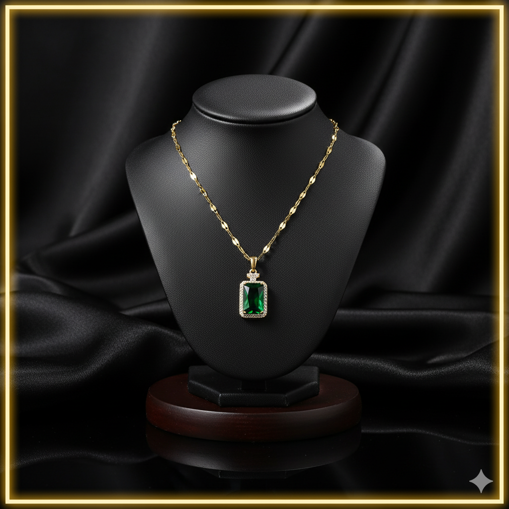 Korean Vintage Emerald Green Crystal Pendant Necklace for Women (Gold-Plated Chain)